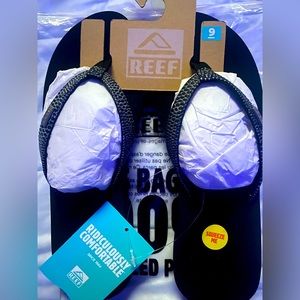 Reef flip flops, never worn NTW
